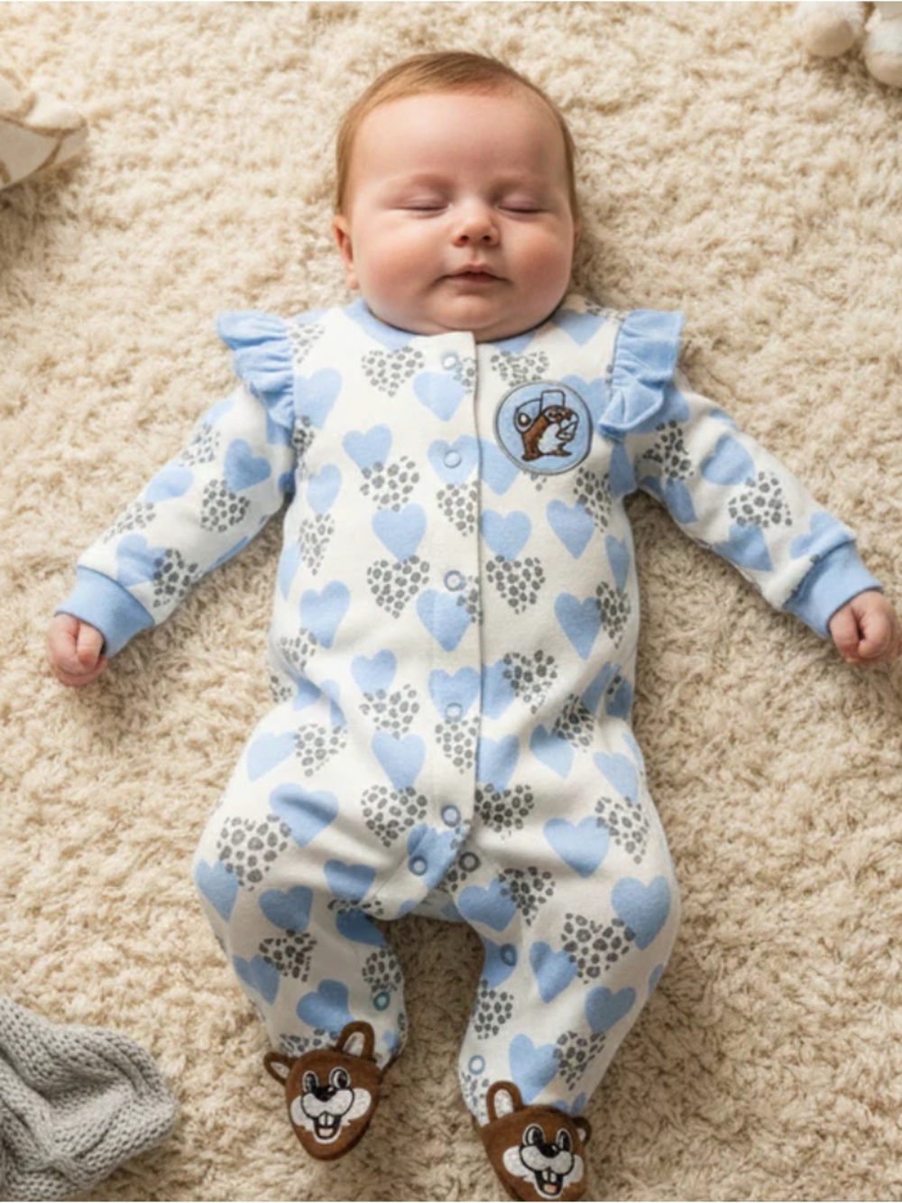 Baby Girl Buc-ee’s Blue Gray Hearts Cheetah Full Body 6mon Sleeper. 3515